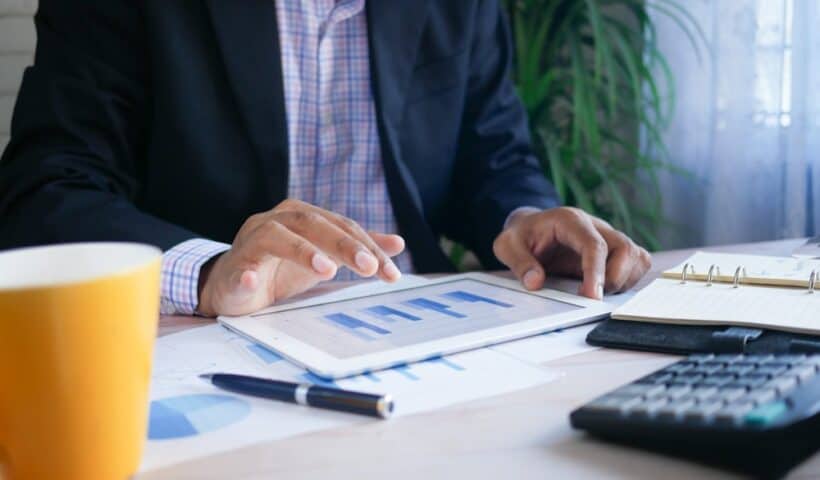 Qué hace realmente un asesor financiero y cuándo te conviene contratarlo