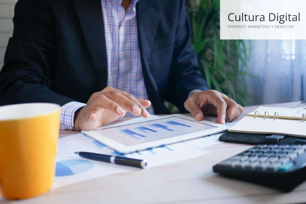 Qué hace realmente un asesor financiero y cuándo te conviene contratarlo